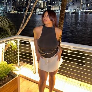 Meet your Posher, Chloe